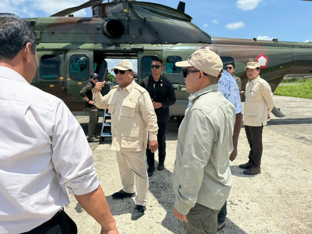 Presiden Prabowo Subianto tiba di Wanam menggunakan helikopter TNI. (wartabanjar.com - Istimewa)