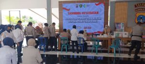 Skrining kesehatan yang diselenggarakan Sie Dokkes Polres Tanah Bumbu bersama Puskesmas Darul Azhar, Rabu 16 Oktober 2024. (wartabanjar.com - Humas)