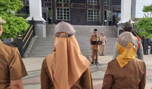 Gubernur Kalsel, H Sahbirin Noor, terlihat lebih kurus saat memimpin apel Senin 11 November 2024 pagi. (wartabanjar.com - Istimewa)