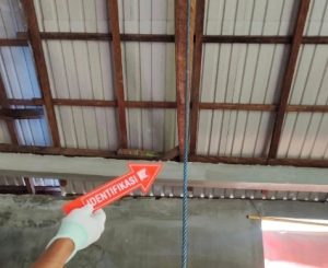 Satreskrim Polresta Palangka Raya melakukan olah TKP pria gantung diri. (wartabanjar.com - Ist. Humas)