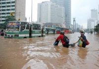 Senin Pagi Warga di Jakarta Mulai Mengungsi, Khawatirkan Ada Banjir Kiriman