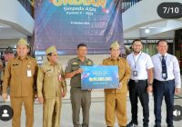 Ibnu Sina Serahkan Hadiah Undian Simpeda ASN Bank Kalsel
