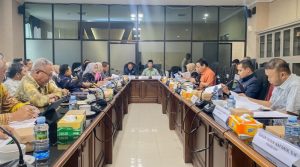 Komisi II DPRD Kalsel menggelar rapat dengan miutra kerja membahas anggaran program makan bergizi gratis. (wartabanjar.com - Ist. Humas Setwan)