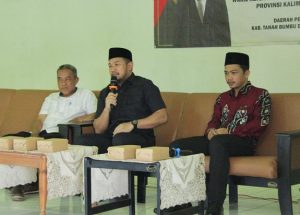 Wakil Ketua DPRD Provinsi Kalsel, Alpiya Rakhman, saat reses mengunjungi STIT Darul Ulum Kotabaru. (wartabanjar.com - Ist. Humas Setwan)