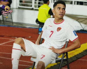Gaya selebrasi Marselino Ferdinan setelah berhasil untuk kedua kalinya membobol gawang Arab Saudi. (wartabanjar.com - Ist. Pengamat Sepak Bola)