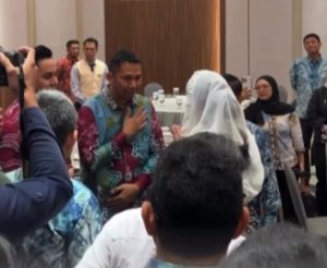 Ketua DPRD Kota Banjarmasin, Rikval Fachruri, turut menghadiri Penganugerahan Penghargaan Perlindungan Konsumen 2024. (wartabanjar.com - DPRD Kota Bjm)