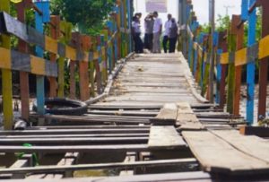 Jembatan Sungai Rasau yang akan direhab oleh Dinas PUPR Kabupaten Tanah Laut. (wartabanjar.com - Ist. MC Tala)