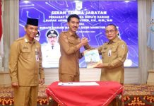 Serah Terima Jabatan, H. Saidi Mansyur dan Habib Idrus Kembali Pimpin Kabupaten Banjar