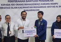 UPZ Bank Kalsel Serahkan Bantuan Pendidikan Bagi 100 Mahasiswa Uniska