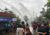 Kebakaran di Komplek A Yani II, 2 Rumah Dinas TNI Hangus Terbakar