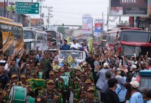 Tiba di Tegal, Pawai Jokowi, Ahmad Luthfi dan Taj Yasin Disambut Warga Hingga Membludak