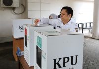 Gunakan Hak Pilih di TPS 06 Pemurus Dalam, Sekdaprov Kalsel Tiba Jam 7 Pagi