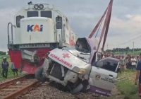 Tragis, Usai Mengantar Jenazah, Sopir Ambulance Tewas Tertabrak Kereta Api