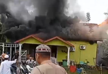 Jelang Shalat Jumat Api Berkobar di Tambarangan Tapin Selatan