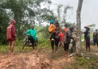 Polri Turunkan Pasukan Pelopor Brimob Sisir Korban Terdampak Banjir Bandang Sukabumi