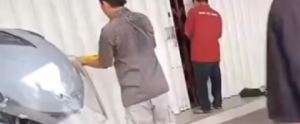 Salah satu gerai MartPlus yang dibongkar maling tadi malam. (wartabanjar.com - Istimewa)