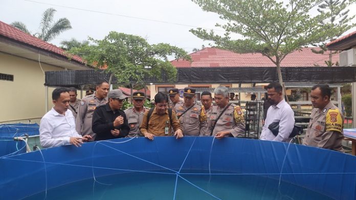 Polres Balangan menggelar pelatihan budidaya ikan biofolk. (wartabajnar.com - Ist. Humas Polres Balangan)