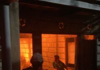 Jelang Tengah Malam Api Mengamuk di Paliwara, Ini yang Terbakar