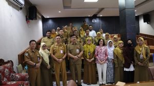 Kadinkes Kota Banjarmasin, dr Tabiun Huda, dan jajaran menerima rombongan Dinkes Batola. (wartabanjar.com - Ist. Dinkes Bjm)
