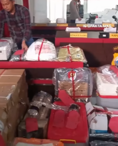 Barang bukti pemalsuan uang yagn melibatkan dosen UIN Alaudin Makassar. (wartabanjar.com - Ist. IG)