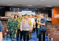 Jelang Misa Natal, Kapolri dan Panglima TNI Datangi Sejumlah Gereja di Surabaya