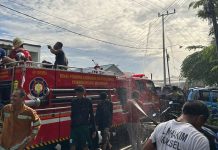 Kebakaran di Komplek Airmantan Jalan Yos Sudarso, Kobaran Api Mulai Alami Penurunan