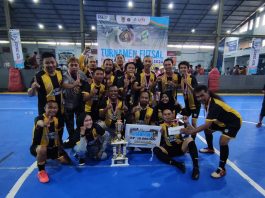 Tim Futsal Wartawan Desk Polresta Banjarmasin Juarai Turnamen PWI Adaro Cup 2024