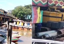 Kapal Tongkang Tersangkut di Bawah Jembatan Merdeka dan Pasar Lama Ternyata Angkut Ini