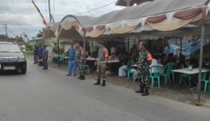Personel Kodim 1002 HST turut mengamankan rest area dan arus lalu lintas jemaah haul ke-20 Guru Sekumpul. (wartabanjar.com - Ist. Pendim)
