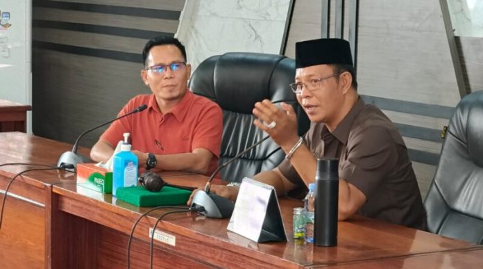 Muhammad Yani Helmi memimpin rombongan Komisi II DPRD Kalsel kunker ke Kabupaten Kapuas, Kalteng. (wartabanjar.com - Ist. DPRD Kalsel)