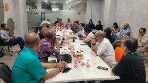 PWI Kalsel dan Diskominfo Pemprov Kalsel rapat membahas persiapan HPN bersama PWI Pusat. (wartabanjar.com - Ist. Humas)