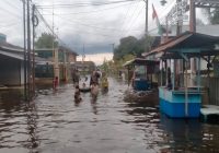 Jalan Aspal Cempaka Martapura Tenggelam, Banjir Sudah Selutut Orang Dewasa