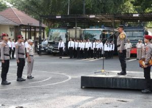 Wakapolres Tanah Laut Kompol Andri Hutagalung SAb MAP memimpin upacara Kesadaran Nasional, Jumat 17 Januari 2025. (wartabanjar.com - Ist. Humas)