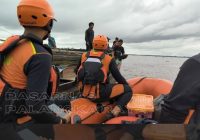 Kapal Pengangkut Pasir di Kapuas Tenggelam