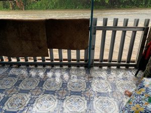 Banjir di wilayah Kabupaten Tanah Laut, air sudah masuk rumah warga, Selasa. (wartabanjar.com - Syaifullah)