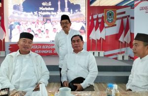 Ketua PWI Kalsel Zainal Helmie (tengah) bertemu Gubernur H Muhidin yang didampingi Plh Sekdaprov M Syarifuddin dan Kadis Kominfo HM Muslim (wartabanjar.com - Ist. Humas)