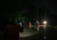 Malam-malam SAR Satbrimob Polda Kalsel Sisir Lokasi Banjir di Banjarbaru