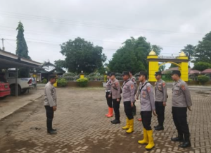 Polsek Kurau melaksanakan apel siaga dan patroli banjir, Senin 27 Januari 2025. (wartabanjar.com - Ist. Humas)