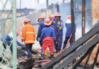 Tim Gabungan Pemkab Tanah Bumbu Dibantu Unit Jhonlin Berhasil Padamkan Kebakaran di Desa Sejahtera