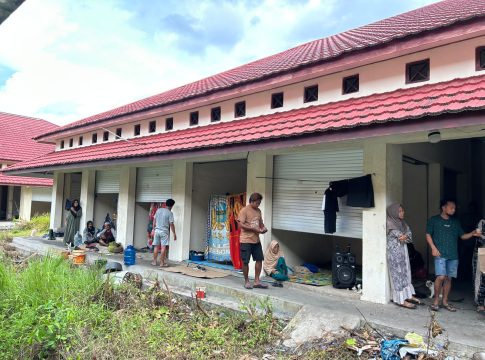 Banjir Gambut Belum Sepenuhnya Surut, Warga Masih Bertahan di Pengungsian Pasar Baru!