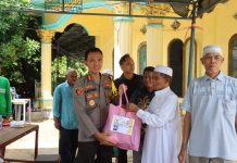 Serahkan 25 Paket Sembako di Rest Area Harapan Baru, Kapolres Balangan Sampaikan Pesan ini ke Jemaah Haul Abah Guru Sekumpul