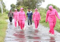 Bhayangkari Polres Tanah Laut Salurkan Bantuan untuk Korban Banjir di Kurau