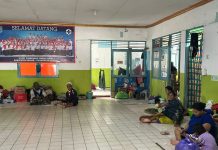 Banjir, 35 KK Mengungsi ke Gedung Eks Puskesmas Sungai Tabuk