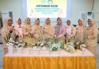Kerajinan Tangan Bernilai Ekonomis dari Rumput Liar dan Sisik Ikan, Karya Kreatif DWP Tanah Bumbu