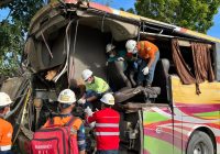 Bus AKAP Pulau Indah Jurusan Kalsel-Kaltim Alami Kecelakaan di Balikpapan