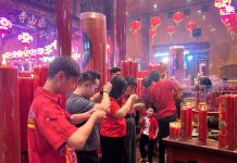 Ratusan Warga Tionghoa Padati Klenteng Po An Kiong Rayakan Imlek dengan Sembahyang Bersama!