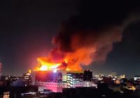 Kebakaran Glodok Plaza, Jakarta Barat: Korban Tewas Ditemukan, Pencarian 8 Orang Dilanjutkan