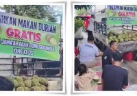 Unik! Warga Barabai Bagikan Durian Gratis untuk Jemaah Haul ke-20 Guru Sekumpul