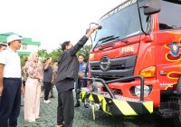 Abah Zairullah Serahkan 17 Mobil Operasional untuk Tingkatkan Pelayanan Publik di Tanah Bumbu
