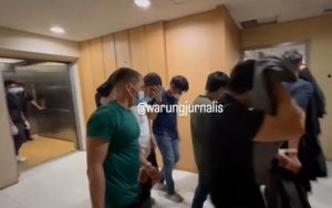 Puluhan pria pesta seks sesama jenis digerebek di sebuah hotel di Jakarta. (wartabanjar.com - Ist. @warungjurnalis)